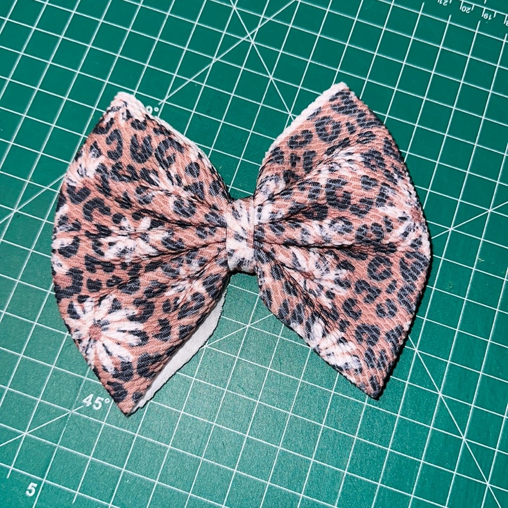 Cheetah and daisy bow